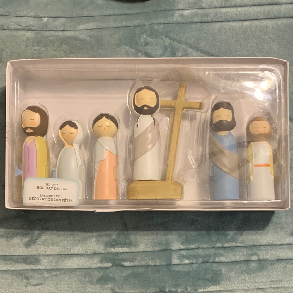 Love Light Wooden Nativity Figurine Set